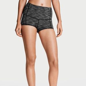 Knock Out Shorts - Black